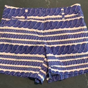 Vineyard Vines women’s shorts, size 2, blue and white
